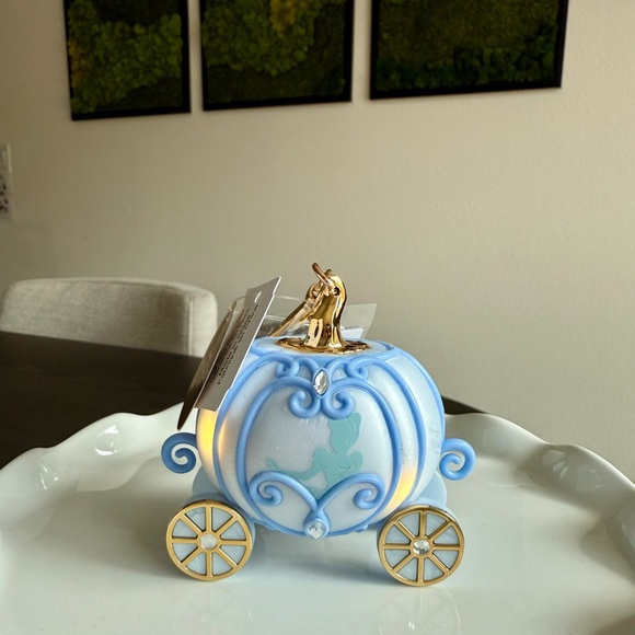 Bath & Body Works Accessories - Cinderella Light Up Pocketbac Hand Sanitizer Holder DIsney Bath And Body Works
